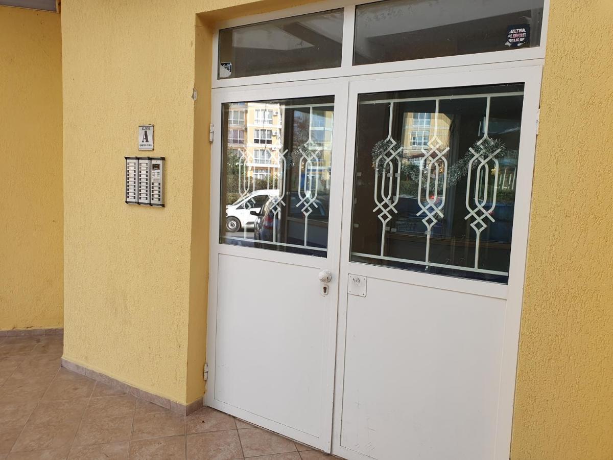 Apartment Ashton Hall - Sonnenstrand - Ost Sunny Beach Dış mekan fotoğraf